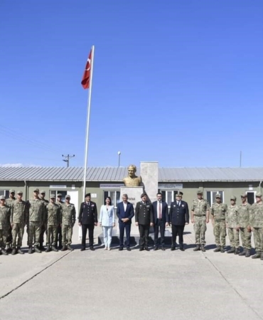 Validen sıfır noktasında bayramlaşma