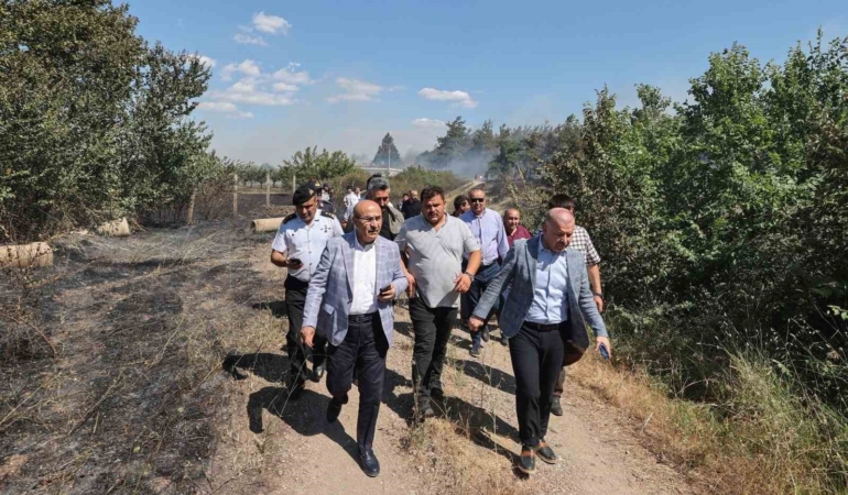 Valilikten Bursa’daki yangınla ilgili açıklama: "Karadan ve havadan yangını söndürmek için seferber olduk”