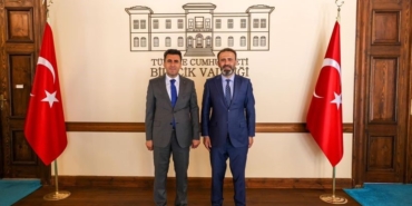 Veda ziyaretlerine başladı