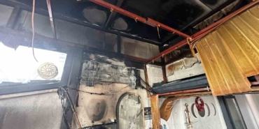 Yalova’da çatı katında çıkan yangını itfaiye söndürdü