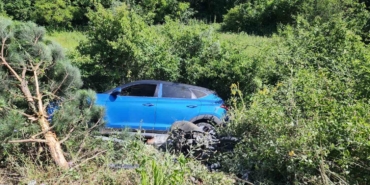 Yalova’da karşı şeritten gelen 2 araca çarpan motosiklet sürücüsü yaralandı