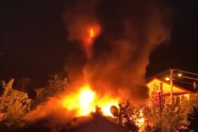 Yalova’da tek katlı müstakil ev alevlere teslim oldu