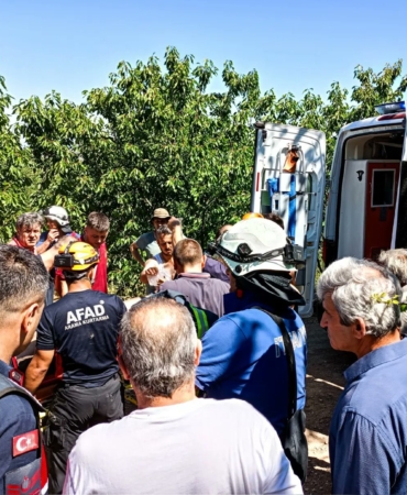Yalova’da vadiye devrilen traktörün sürücüsü kurtarıldı