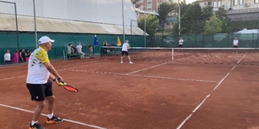 Yalova’nın ilk toprak kortu açıldı