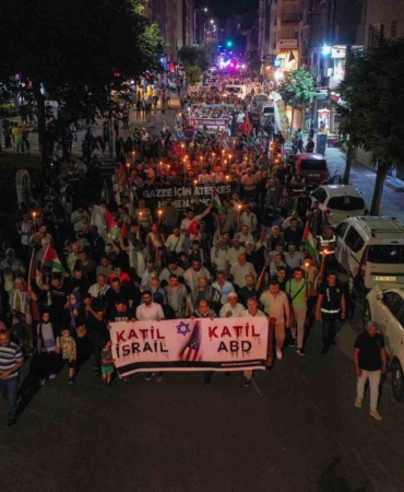 Yıldırım’da Filistin için meşaleli yürüyüş