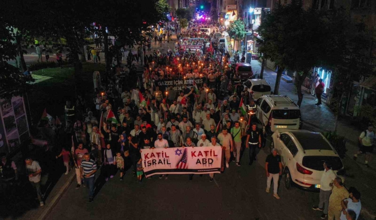 Yıldırım’da Filistin için meşaleli yürüyüş