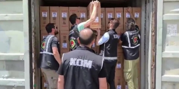Yılport Limanı’nda 31 bin 500 paket gümrük kaçağı sigara ele geçirildi