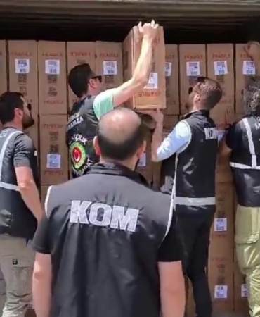 Yılport Limanı’nda 31 bin 500 paket gümrük kaçağı sigara ele geçirildi