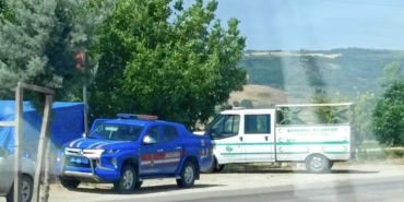 Yol kenarında erkek cesedi bulundu