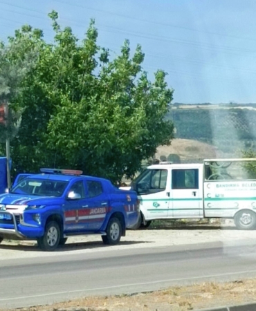 Yol kenarında erkek cesedi bulundu
