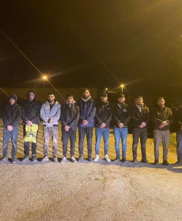 Yurt dışına kaçmaya çalışan 11 Suriyeli düzensiz göçmen ve organizatör yakalandı