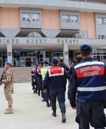 Yurt dışına kaçmaya çalışan 16 terör örgütü üyesi yakalandı
