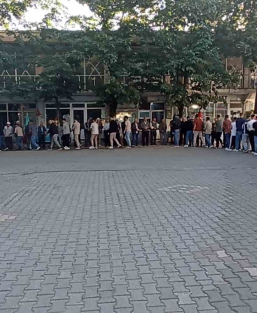 Yüz yıllık gelenek ’Bayramlaşma zinciri’