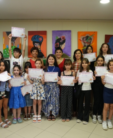 ‘Renklerin İçinde’ Sergisi Kartal Belediyesi Fuaye Alanı’nda Sanatseverlerle Buluştu (1)