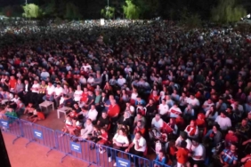 10 bin Çekmeköylü milli maç heyecanını dev ekranlarda yaşadı