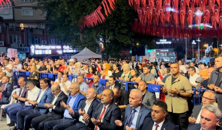 15 Temmuz Demokrasi ve Milli Birlik Günü anma programı çerçevesinde şehitler için dualar okundu