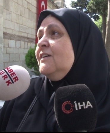 15 Temmuz şehitlerinin yakınları Edirnekapı Şehitliğinde ziyarette bulundu