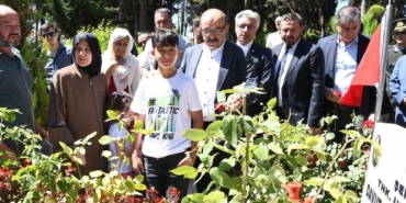 15 Temmuz’da Balıkesir Şehitliği ziyaret edildi