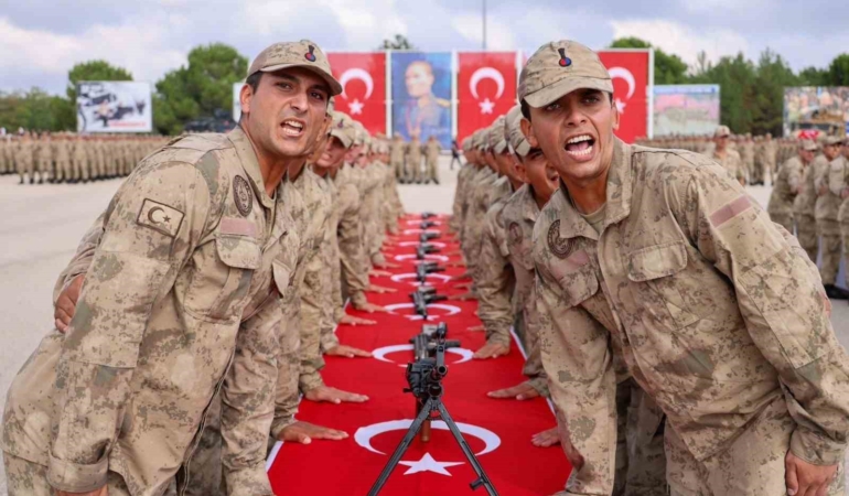 2 bin 965 asker görevini tamamlayarak ailelerine kavuştu