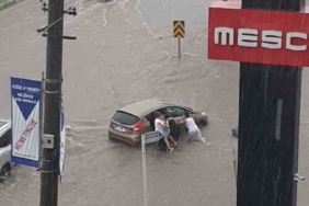 2 saatlik sağanak yağış ve dolu Bursa’da hayatı durma noktasına getirdi