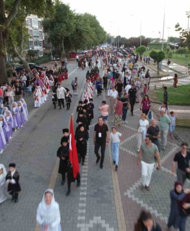 20. Yalova Uluslararası Kafkas Dans ve Müzik Festivali kortej yürüyüşüyle başladı