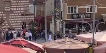 3 katlı binanın en üst katı alev alev yandı