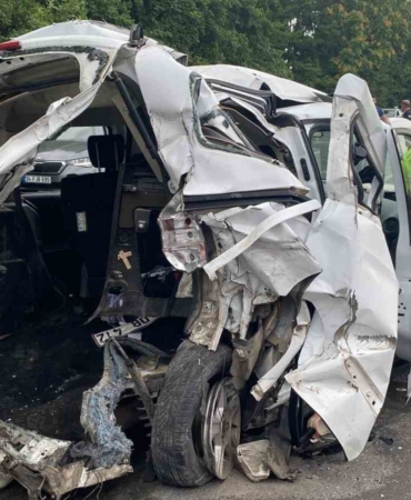 3 kişinin hayatını kaybettiği kazada minibüs sürücüsü tutuklandı