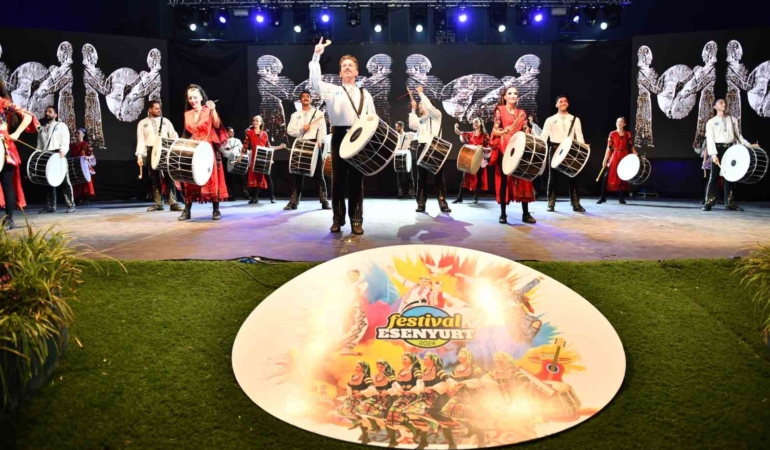 3. Uluslararası Esenyurt Halk Dansları, Müzik ve Sanat Festivali’nde Anadolu Ateşi sahne aldı