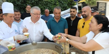 6 yerde 15 bin kişilik aşure dağıtıldı