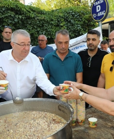 6 yerde 15 bin kişilik aşure dağıtıldı