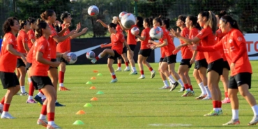 A Milli Kadın Futbol Takımı, İsviçre ve Macaristan maçları hazırlıklarını sürdürdü