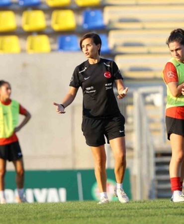 A Milli Kadın Futbol Takımı, Macaristan maçının hazırlıklarını tamamladı