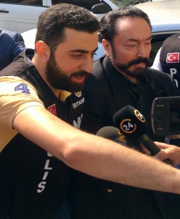 Adnan Oktar’ın ‘güncel yapılanma’ davasında sanık olan avukatların dosyası ayrıldı