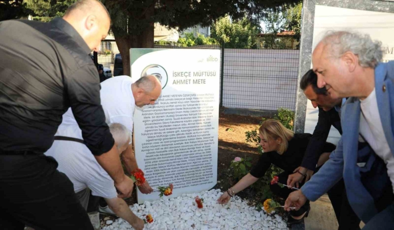 Ahmet Mete dualarla anıldı