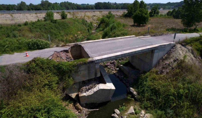 Akmeşe Osman Bey Köprüsü yenileniyor