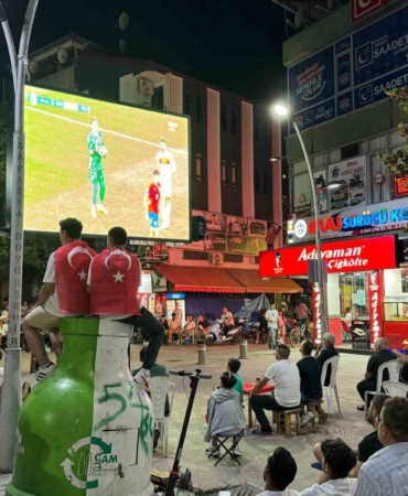 Akyazı milli maç heyecanını dev ekranda izleyecek