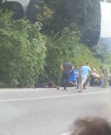 Akyazı’da tarım aracı devrildi: 5 yaralı