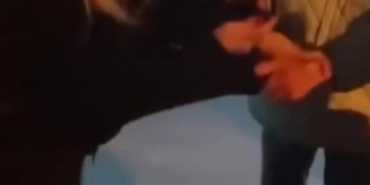 Aldatan sevgilisini darbedip bıçakladı