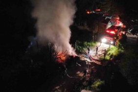 Alevlere teslim olan baraka küle döndü