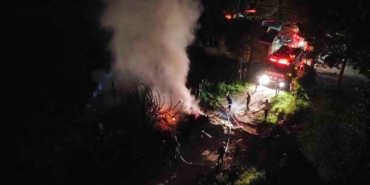 Alevlere teslim olan baraka küle döndü