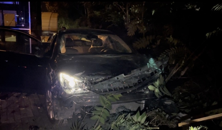 Alkollü sürücünün kullandığı otomobil kontrolden çıkıp takla attı