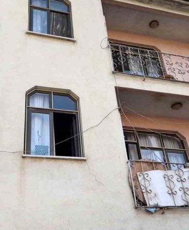 Anayasa Mahkemesi Başkanının torunu 2. kattan düştü