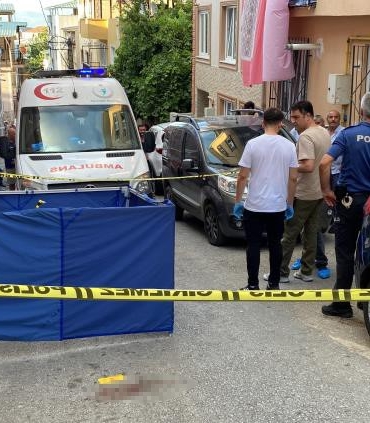 Anten tamiri için çıktığı çatıdan düşerek hayatını kaybetti