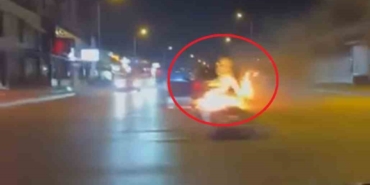 Aracı alevlere teslim olan sürücünün çaresizliği kamerada