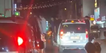 Arnavutköy’de asker konvoyunda ilginç görüntüler