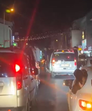 Arnavutköy’de asker konvoyunda ilginç görüntüler