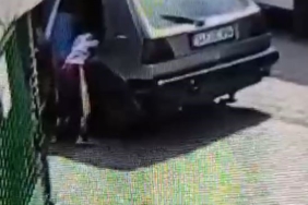 Arnavutköy’de oyun oynayan iki çocuk otomobili yaktı: O anlar kamerada