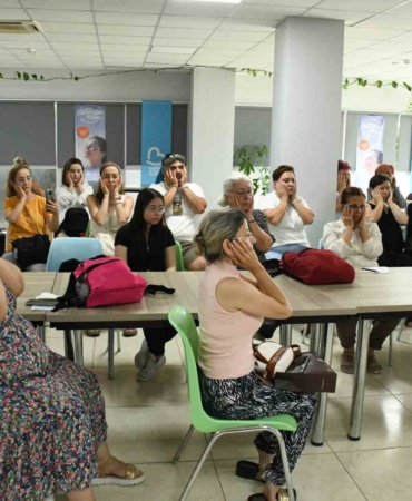 Aromatik yağlar ile nefes tekniklerini öğrendiler