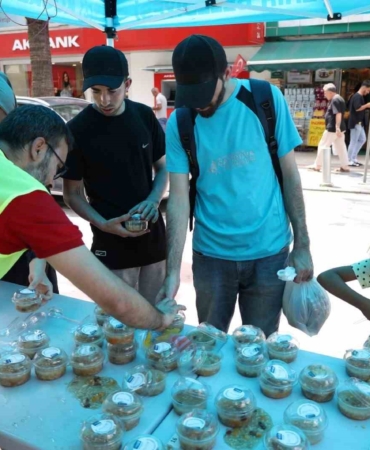 Aşure dağıtımı başladı