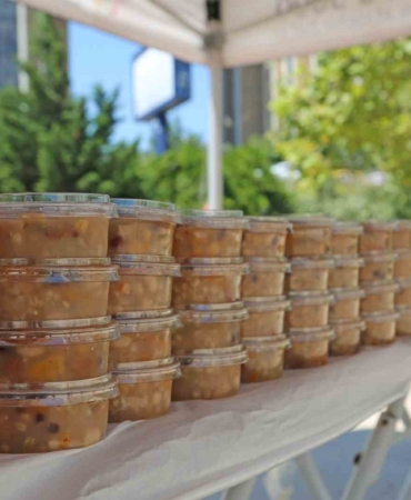 Ataşehir’de 35 bin kişiye aşure ikramı